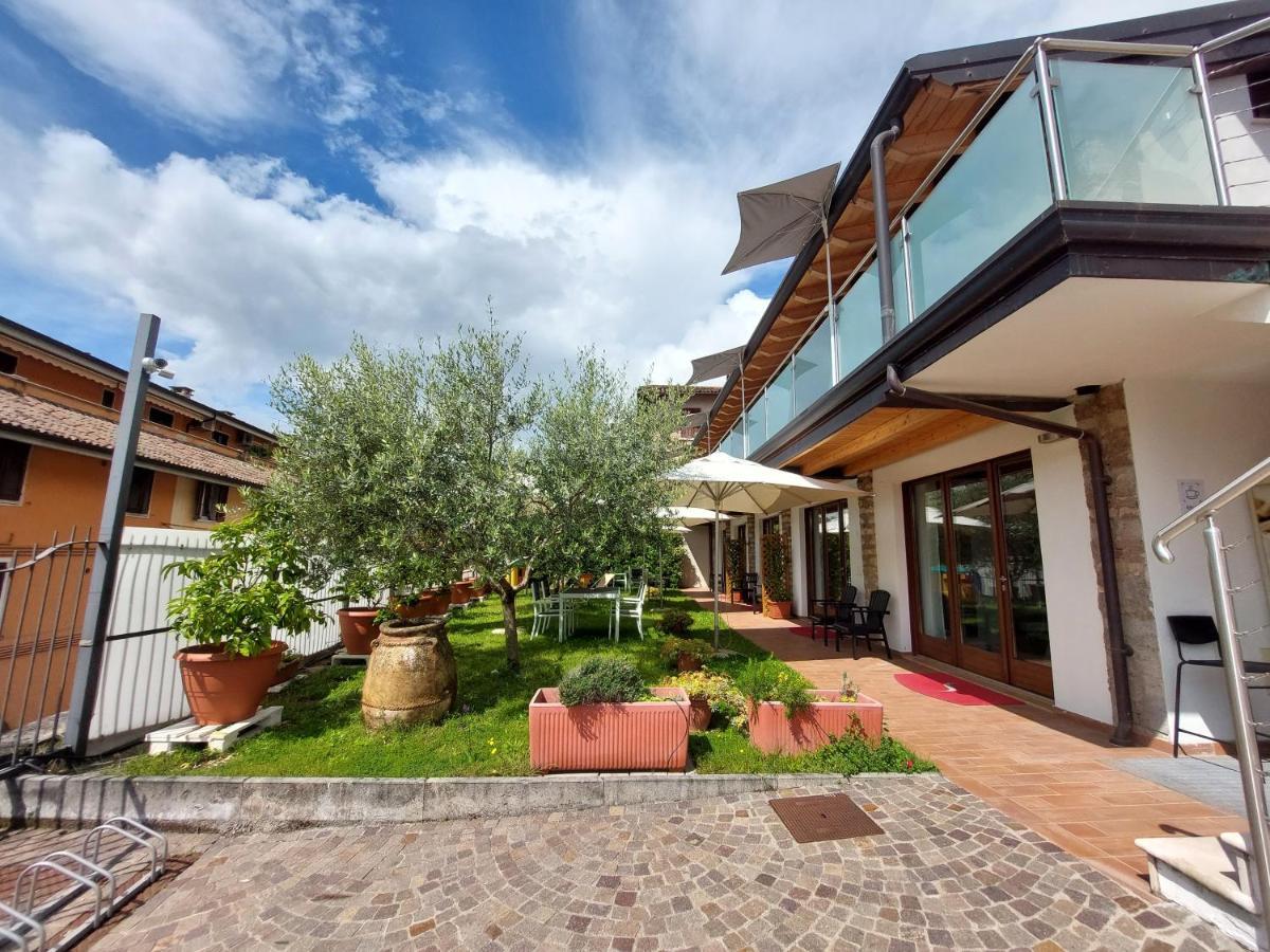 Pizzocolo Resort Fasano Gardone Riviera Exterior photo